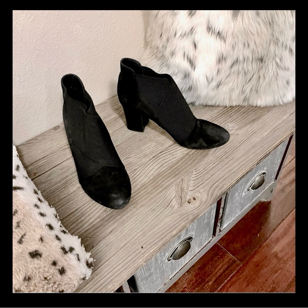 VANELi Women’s Black Suede Slip On Heel Ankle Sock Boots Sz 7.5